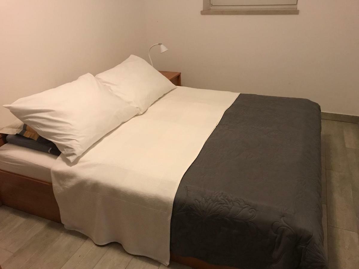 Apartamento Midavkl Pirovac Exterior foto