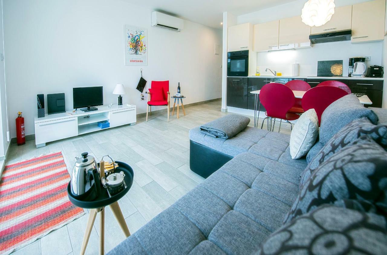 Apartamento Midavkl Pirovac Exterior foto